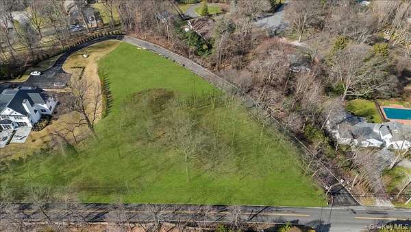 1.32 Acres of Residential Land for Sale in Sands Point, New York