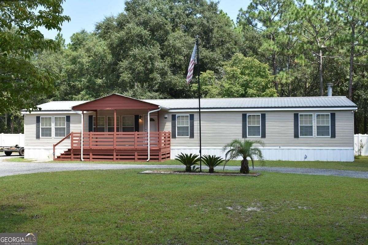 2.47 Acres of Land with Home for Sale in Jesup, Georgia