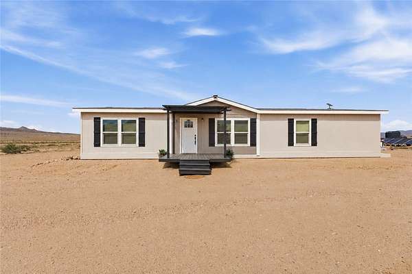 4.55 Acres of Land with Home for Sale in Kingman, Arizona