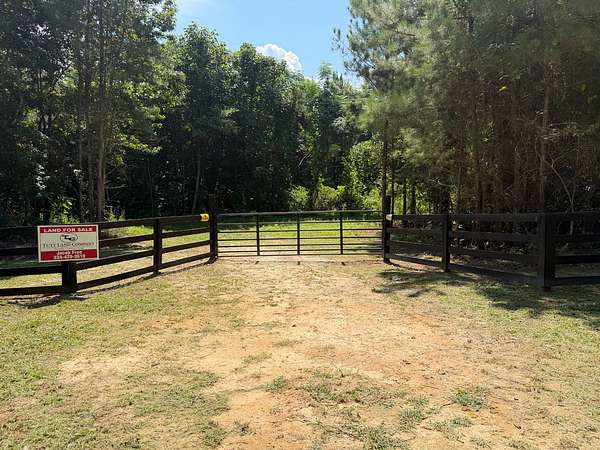 64 Acres of Recreational & Residential Land for Sale in Troy, Alabama
