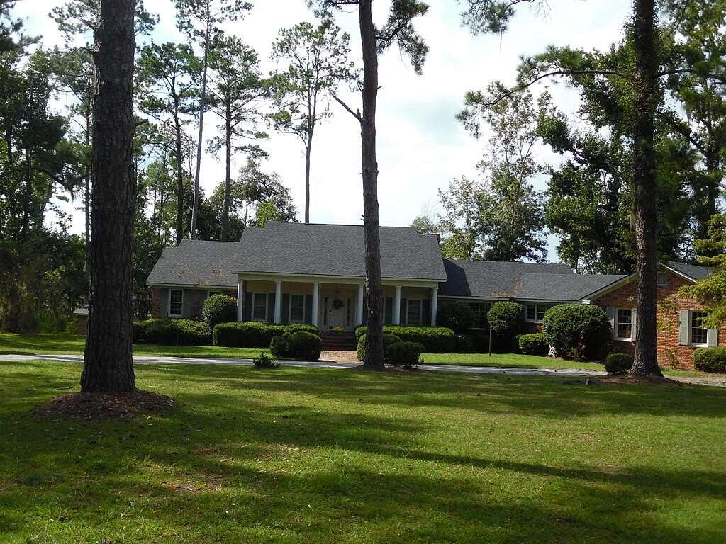 1.52 Acres of Land with Home for Sale in Valdosta, Georgia