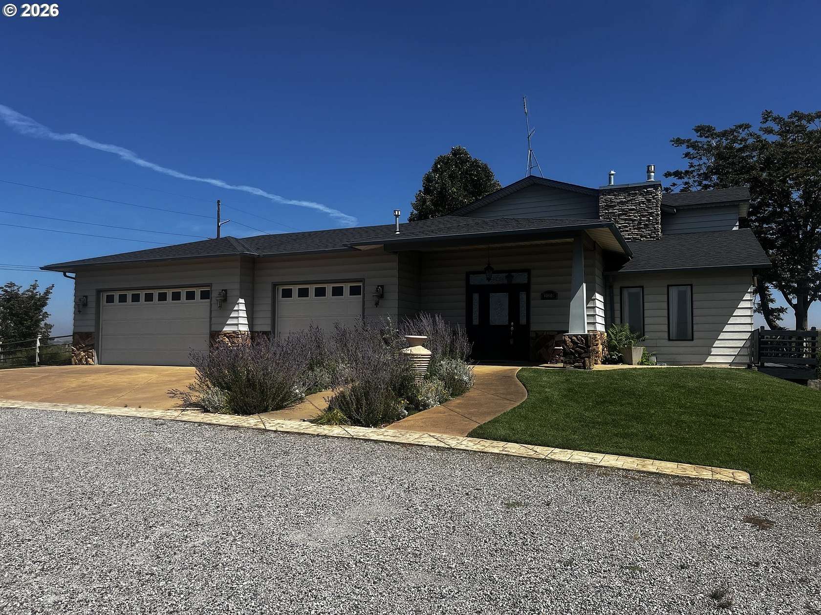 4.69 Acres of Land with Home for Sale in Hermiston, Oregon