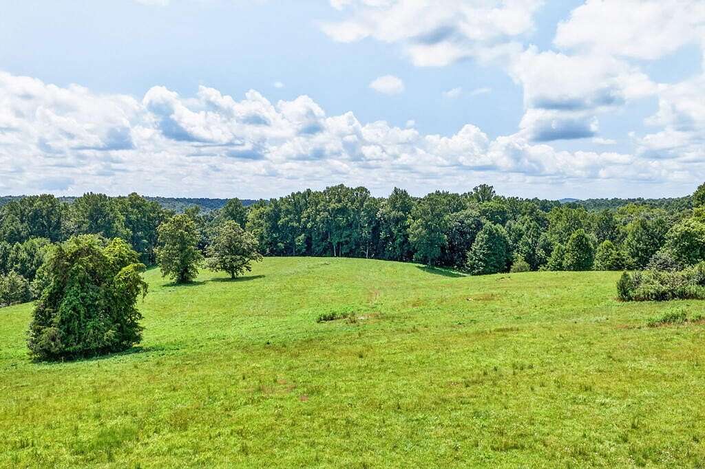 28 Acres of Agricultural & Residential Land for Sale in Crossville, Tennessee