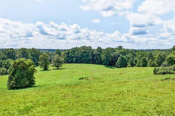 28 Acres of Agricultural & Residential Land for Sale in Crossville, Tennessee
