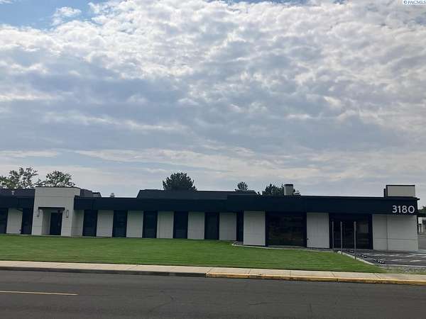 1.58 Acres of Improved Commercial Land for Sale in Richland, Washington