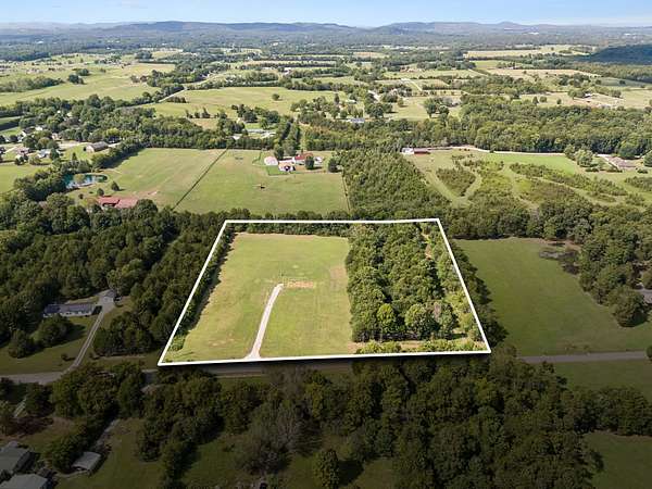 5.1 Acres of Residential Land for Auction in Chapel Hill, Tennessee