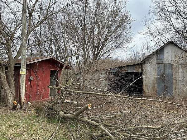 18.5 Acres of Commercial Land for Sale in Jonesburg, Missouri