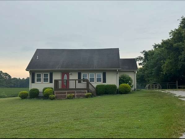 1.59 Acres of Land with Home for Lease in Hopkinsville, Kentucky