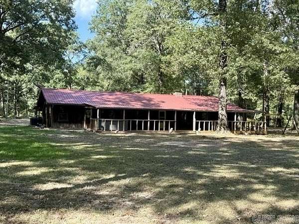 5.32 Acres of Land with Home for Sale in El Dorado, Arkansas
