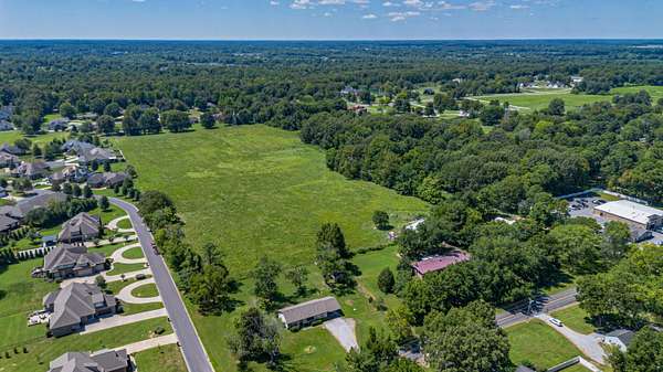 19.7 Acres of Improved Commercial Land for Sale in Paducah, Kentucky