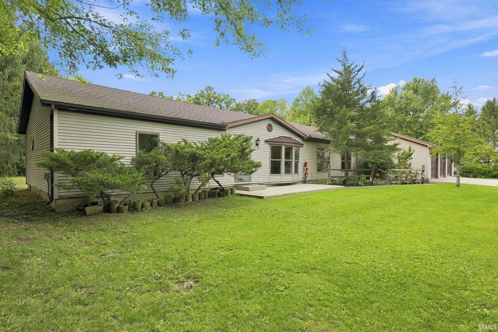 9 Acres of Land with Home for Sale in Larwill, Indiana