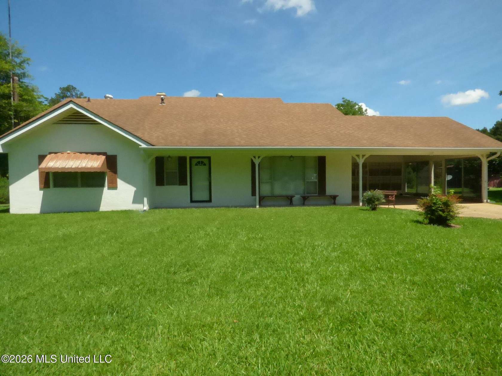 2 Acres of Land with Home for Lease in Summit, Mississippi