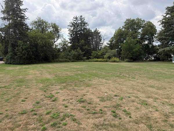 2.86 Acres of Commercial Land for Sale in Wisconsin Rapids, Wisconsin