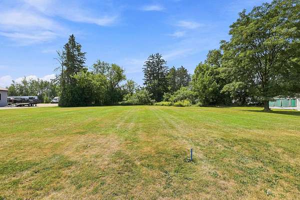 2.86 Acres of Commercial Land for Sale in Wisconsin Rapids, Wisconsin