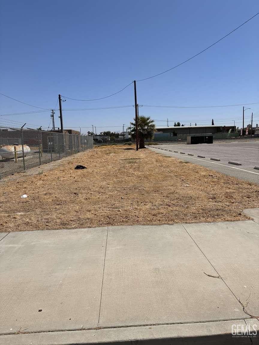 0.1 Acres of Land for Sale in Delano, California