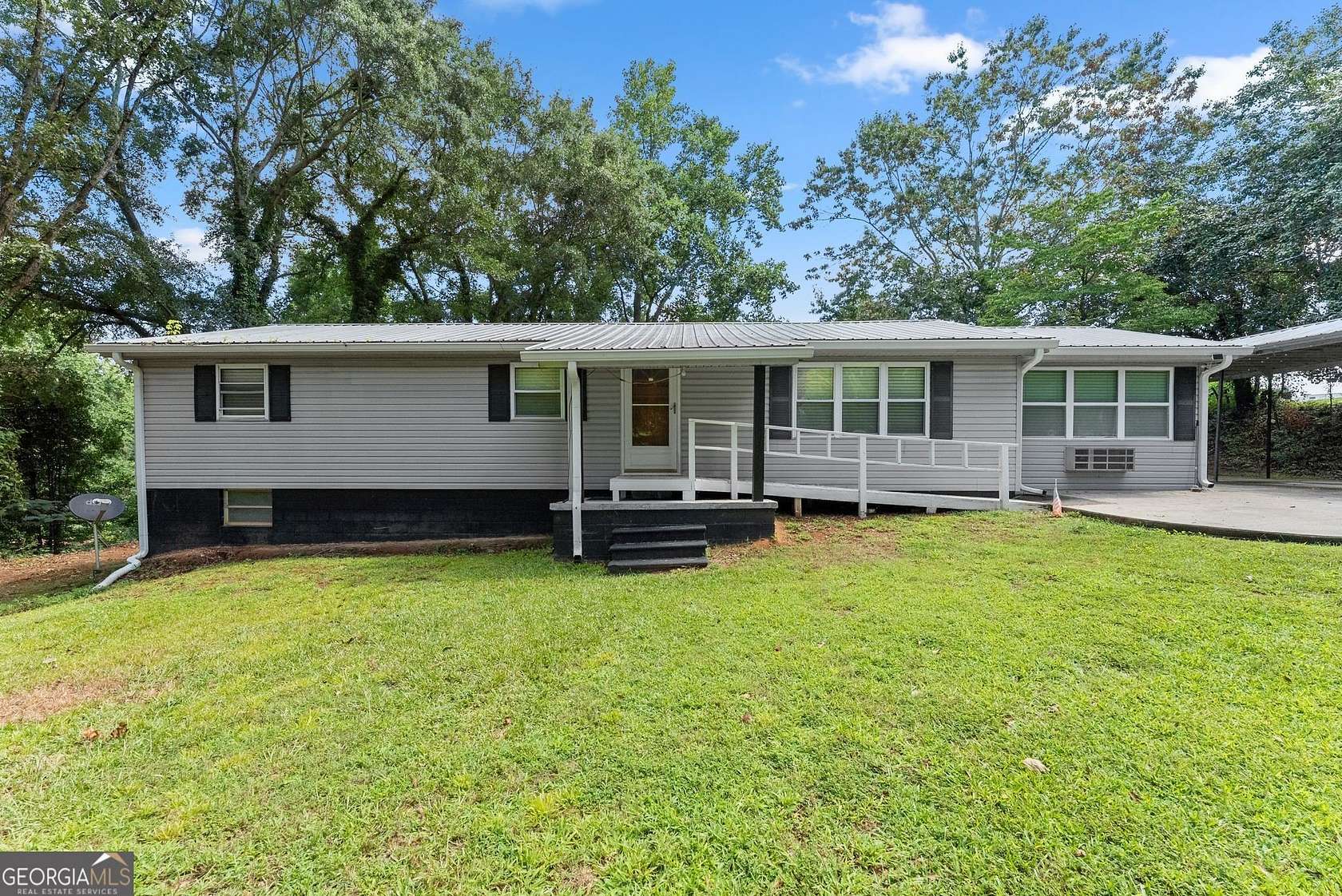 2 Acres of Land with Home for Sale in Cleveland, Georgia