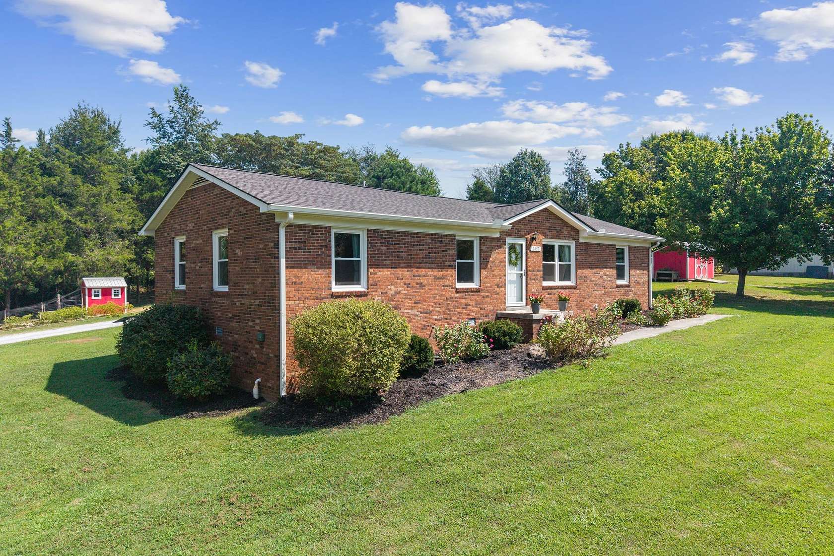 1.54 Acres of Land with Home for Sale in Lewisburg, Tennessee