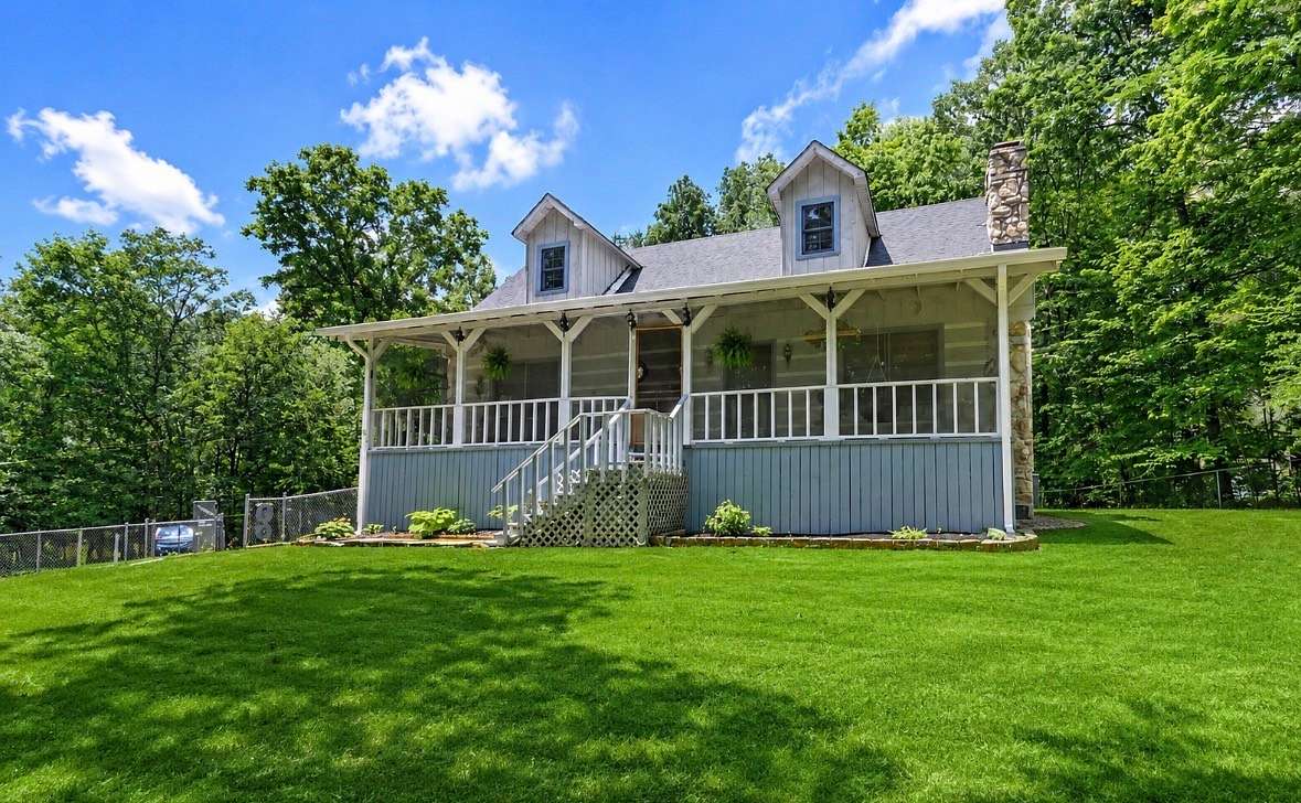 5.1 Acres of Land with Home for Auction in Lebanon, Tennessee