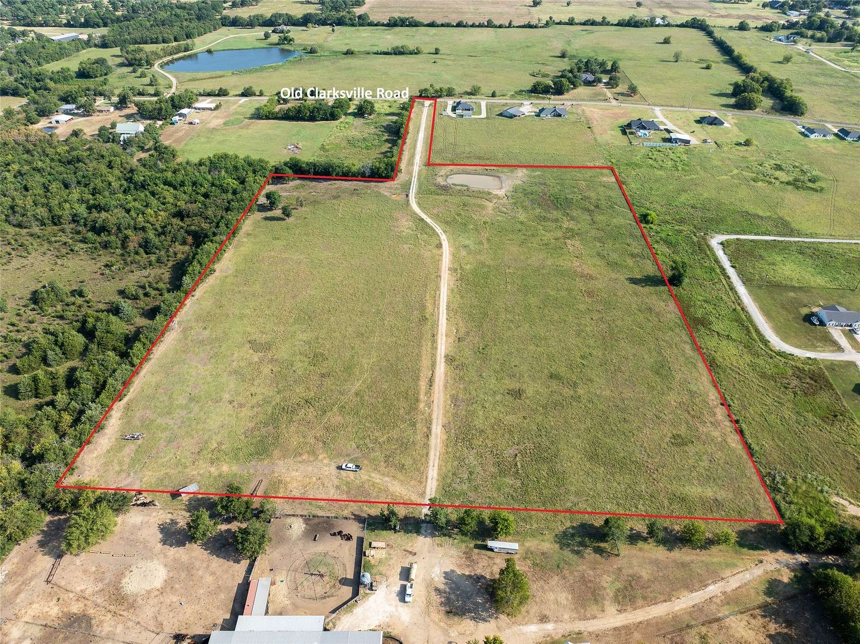 19.5 Acres of Land for Sale in Paris, Texas