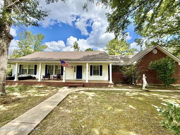 17.5 Acres of Recreational Land with Home for Sale in Crystal Springs, Mississippi
