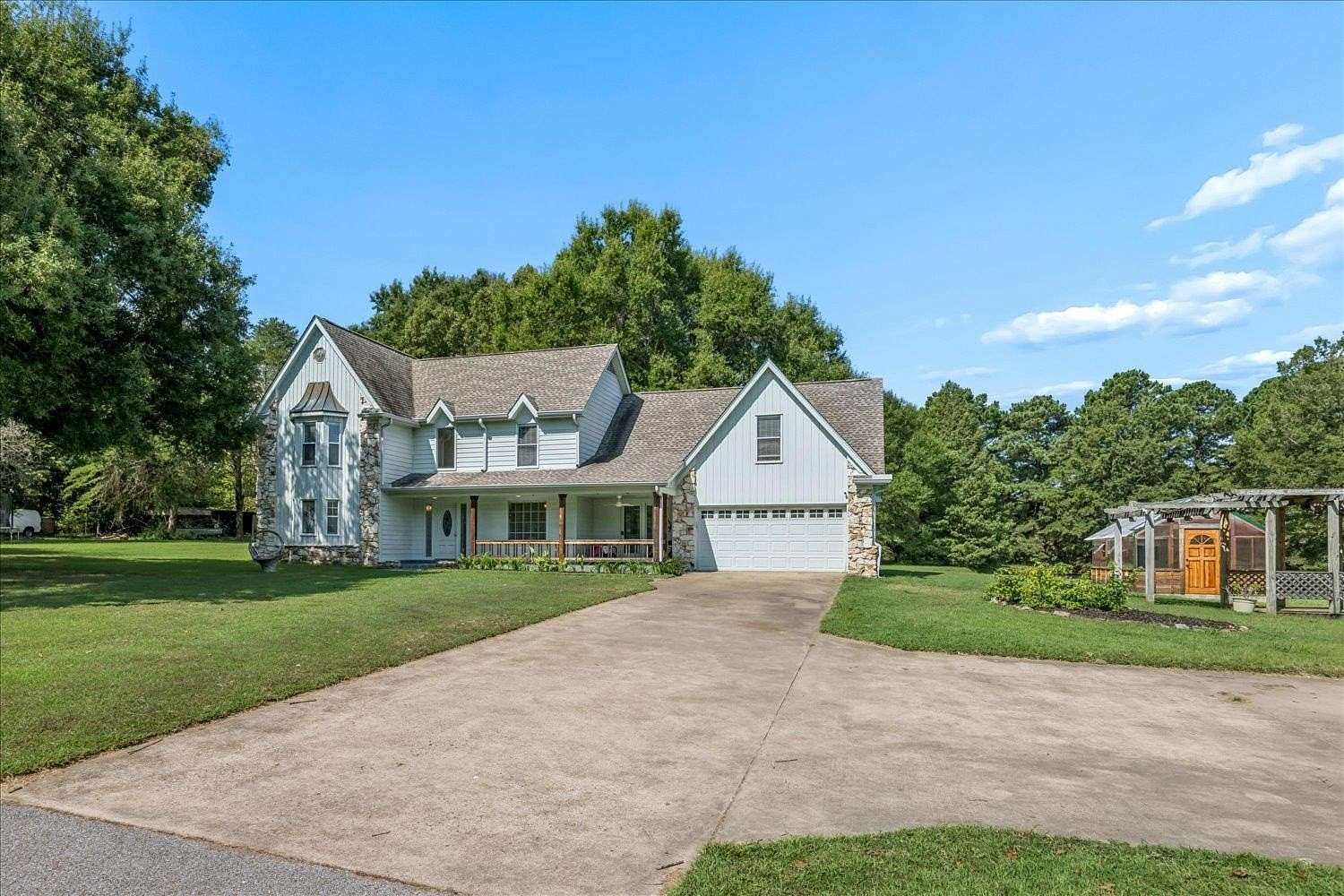 4 Acres of Land with Home for Sale in Bartlett, Tennessee