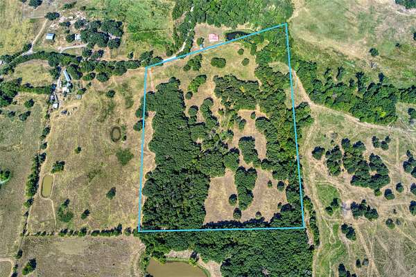 20 Acres of Land for Sale in Campbell, Texas