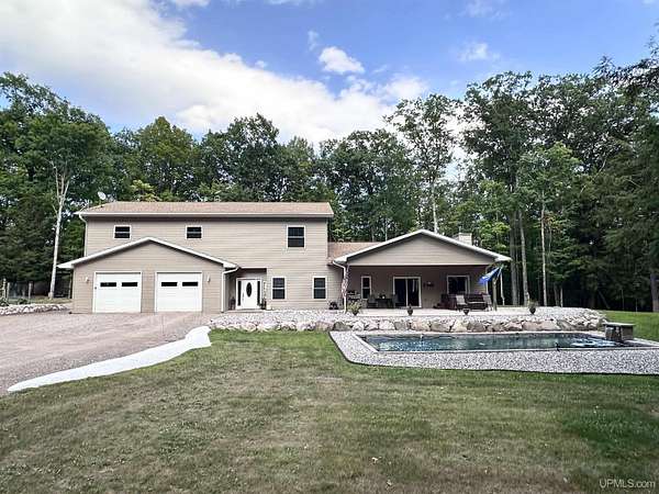 10 Acres of Land with Home for Sale in Iron Mountain, Michigan