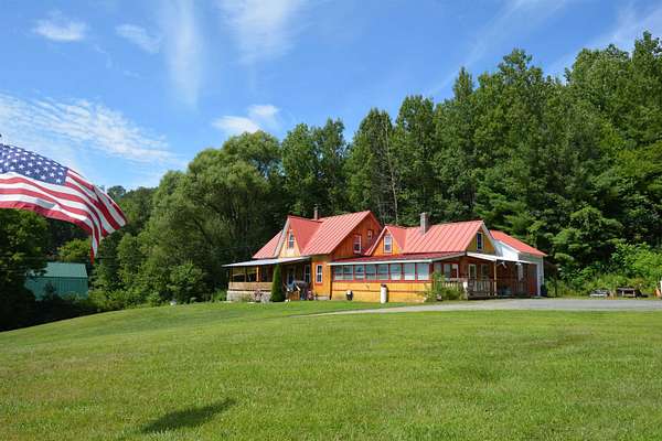 5.33 Acres of Land with Home for Sale in Hartland, Vermont