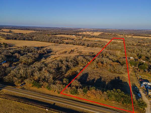 10.5 Acres of Recreational & Residential Land for Sale in Hillsboro, Texas