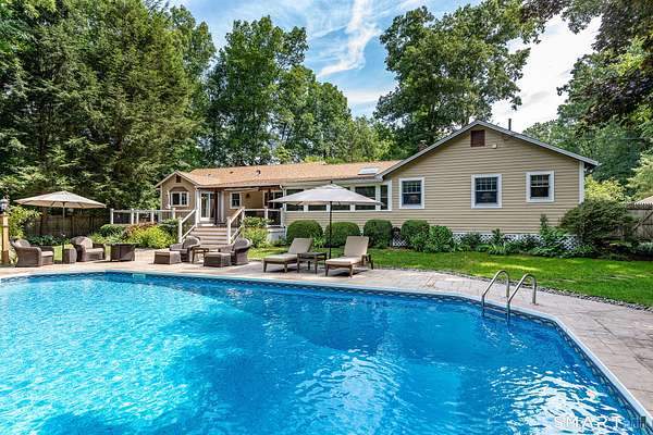 1.62 Acres of Land with Home for Sale in Woodbury, Connecticut