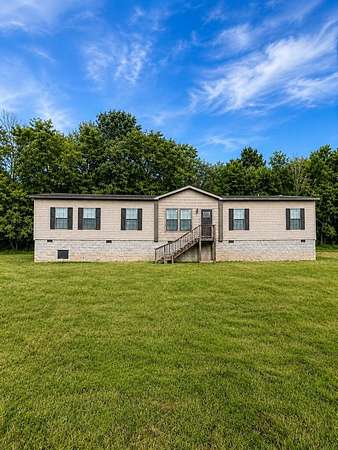 10 Acres of Land with Home for Sale in Watertown, Tennessee