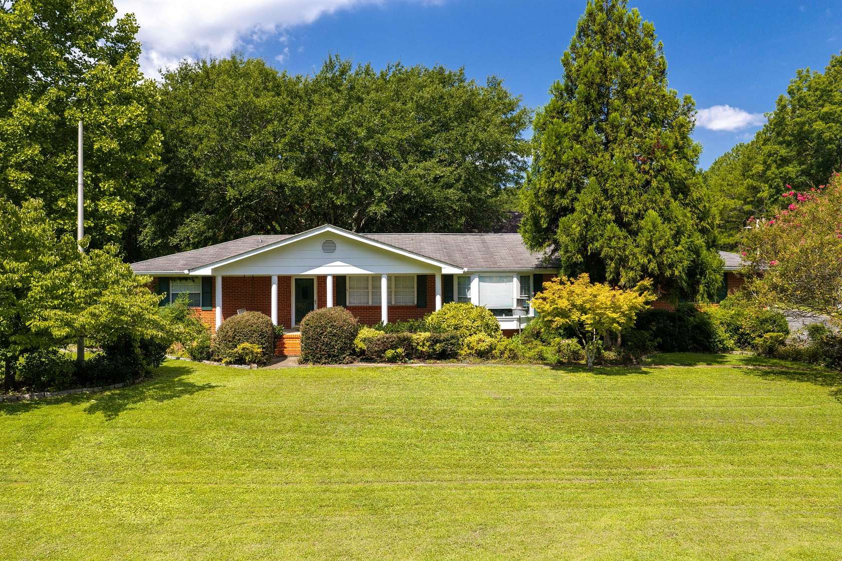 4.49 Acres of Land with Home for Sale in Chattanooga, Tennessee