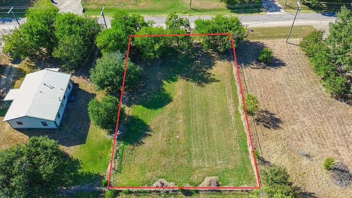 0.25 Acres of Residential Land for Sale in Corsicana, Texas