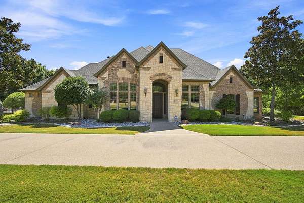 1.59 Acres of Land with Home for Sale in Midlothian, Texas