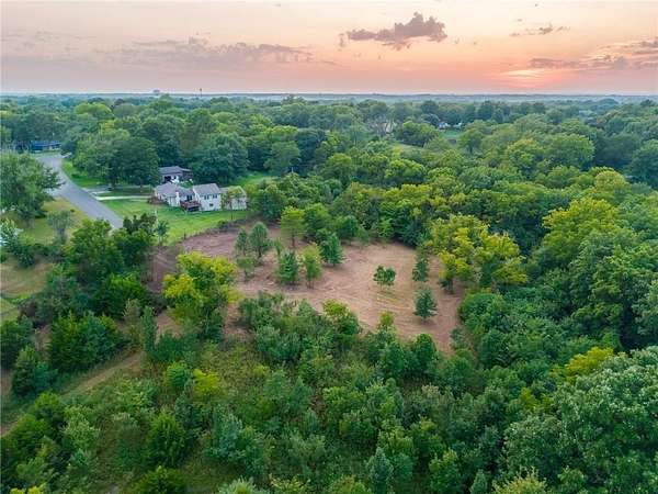 15 Acres of Land for Sale in Parkville, Missouri