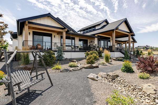 5 Acres of Land with Home for Sale in Powell Butte, Oregon