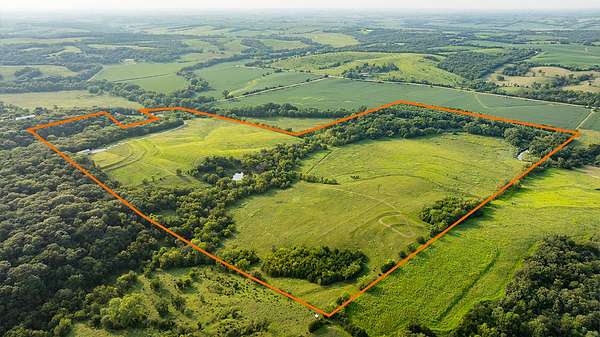 116 Acres of Land with Home for Sale in Menlo, Iowa