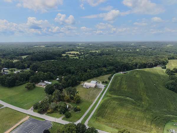 11.1 Acres of Improved Mixed-Use Land for Sale in Red Boiling Springs, Tennessee