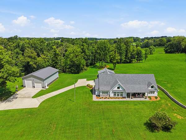 9 Acres of Land with Home for Sale in Sparta, Tennessee