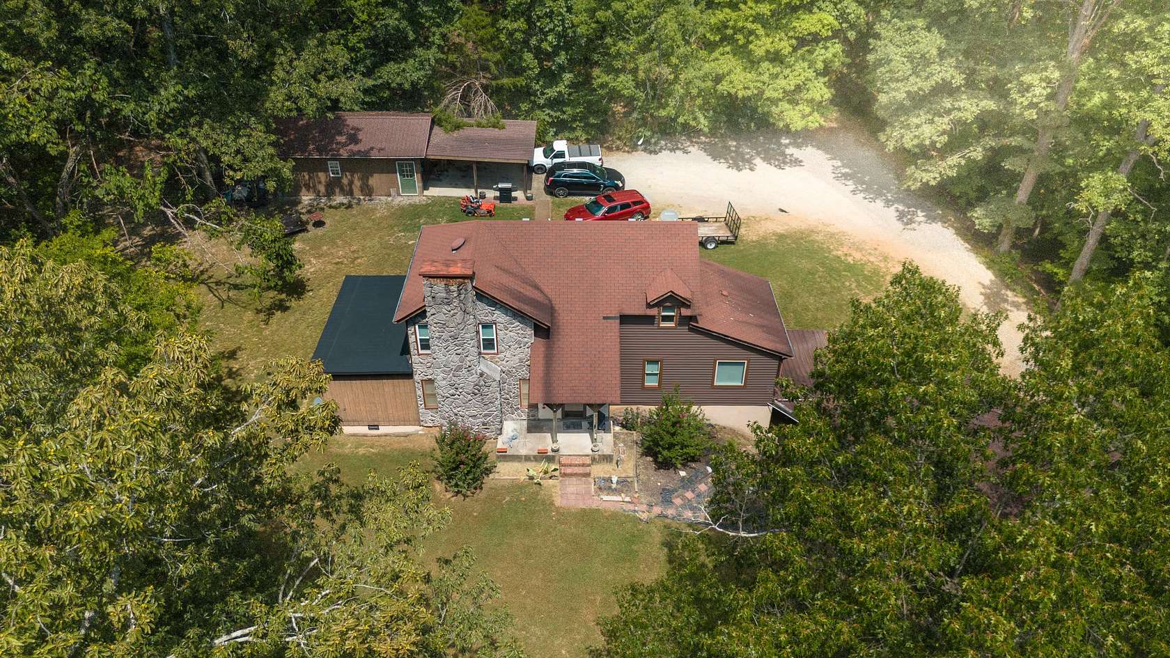 3.65 Acres of Land with Home for Auction in Gallatin, Tennessee