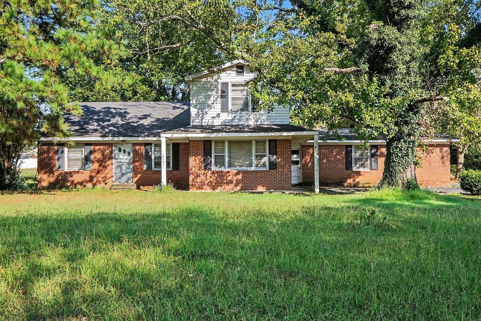 3.76 Acres of Land with Home for Sale in Tullahoma, Tennessee
