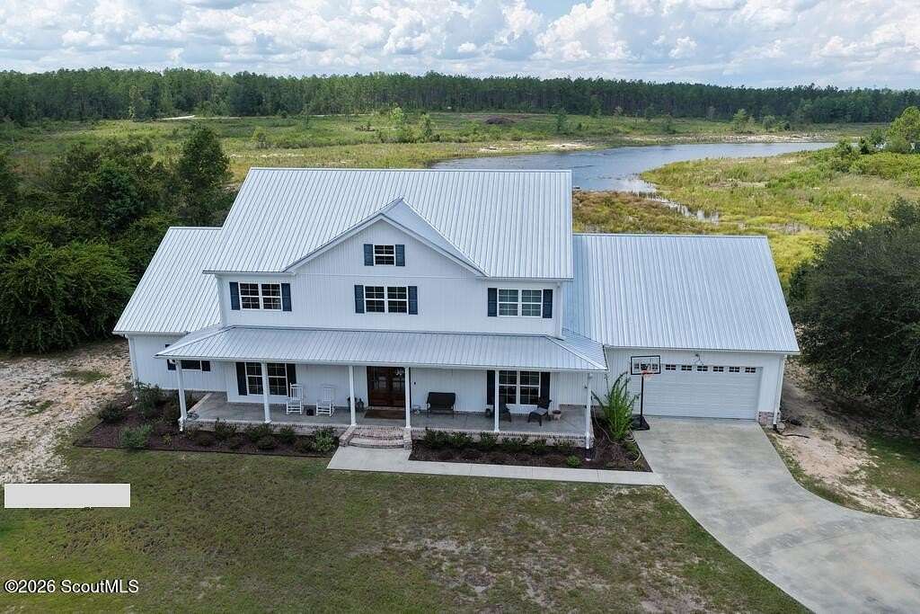 9.6 Acres of Land with Home for Sale in Baxley, Georgia