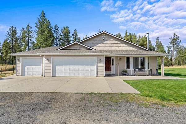 10 Acres of Land with Home for Sale in Cheney, Washington