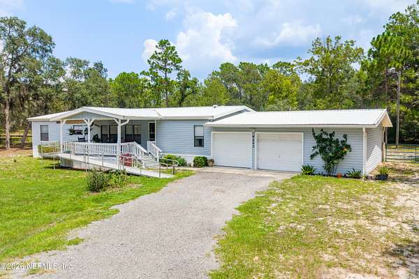 1.83 Acres of Land with Home for Sale in Keystone Heights, Florida