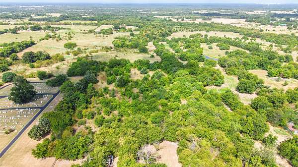 5 Acres of Residential Land for Sale in Lone Oak, Texas