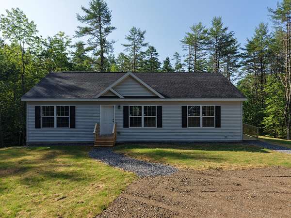 4.2 Acres of Land with Home for Sale in Pittston, Maine