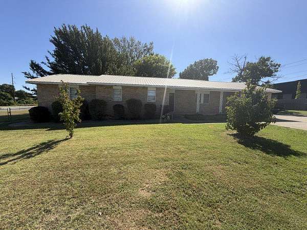 2 Acres of Land with Home for Lease in Springdale, Arkansas