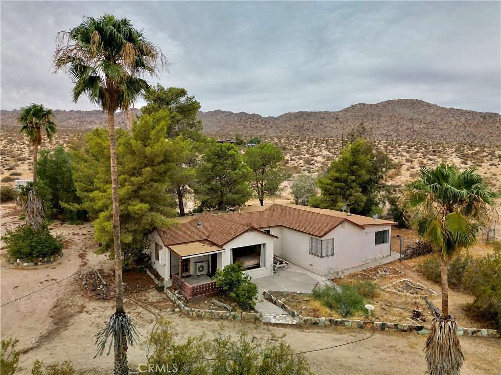 7.5 Acres of Land with Home for Sale in Twentynine Palms, California