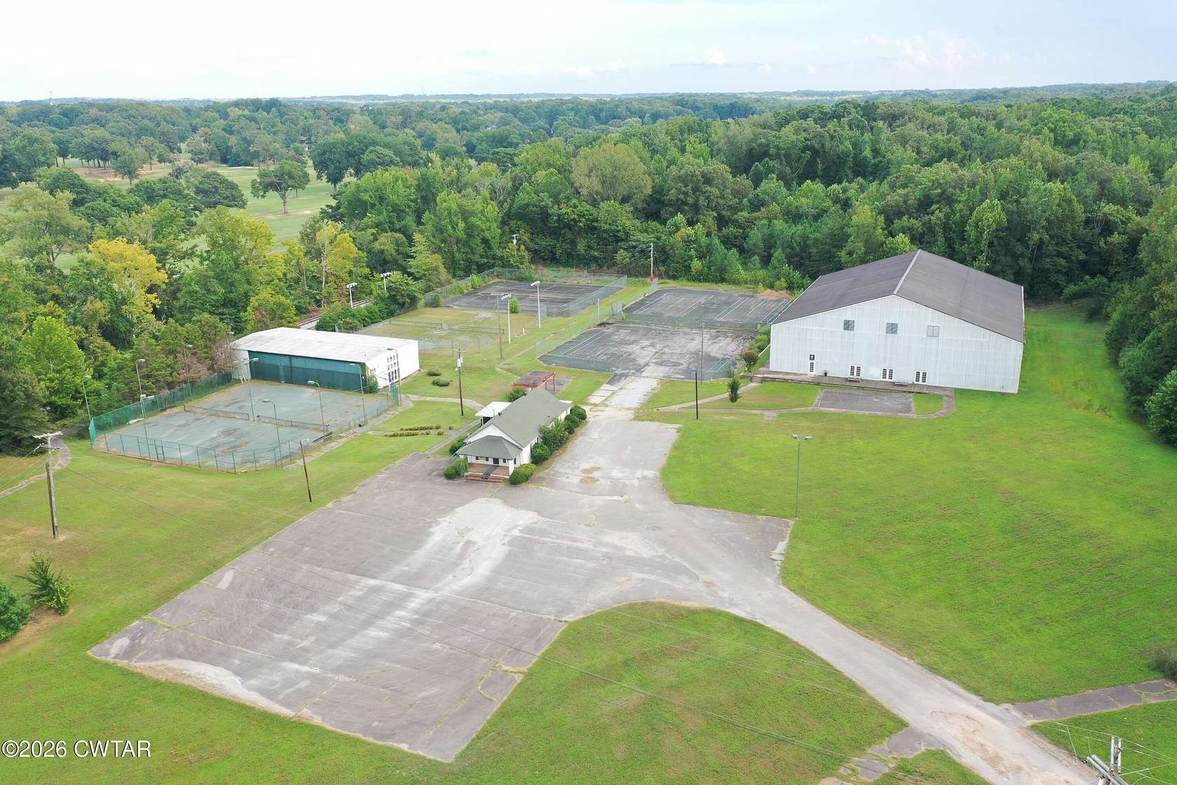 21.7 Acres of Improved Commercial Land for Sale in Jackson, Tennessee