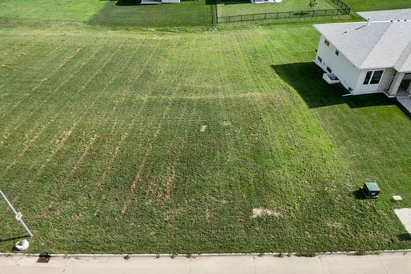 0.27 Acres of Residential Land for Sale in Urbandale, Iowa